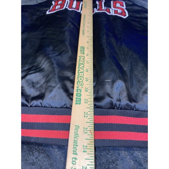 NBA Ultra Game Men's Large Chicago Bulls Bomber Varsity Snap Up Jacket - Picture 6 of 6